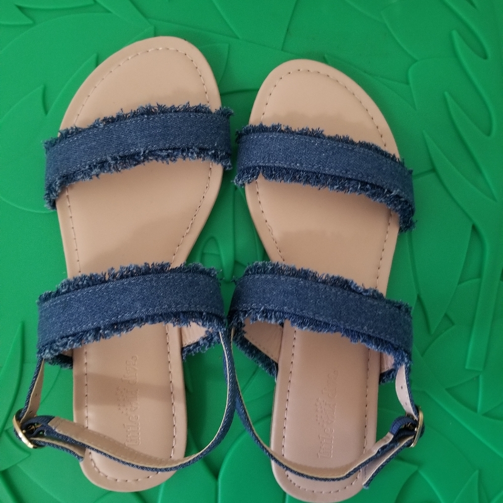 NWOT big girl shoes size 4